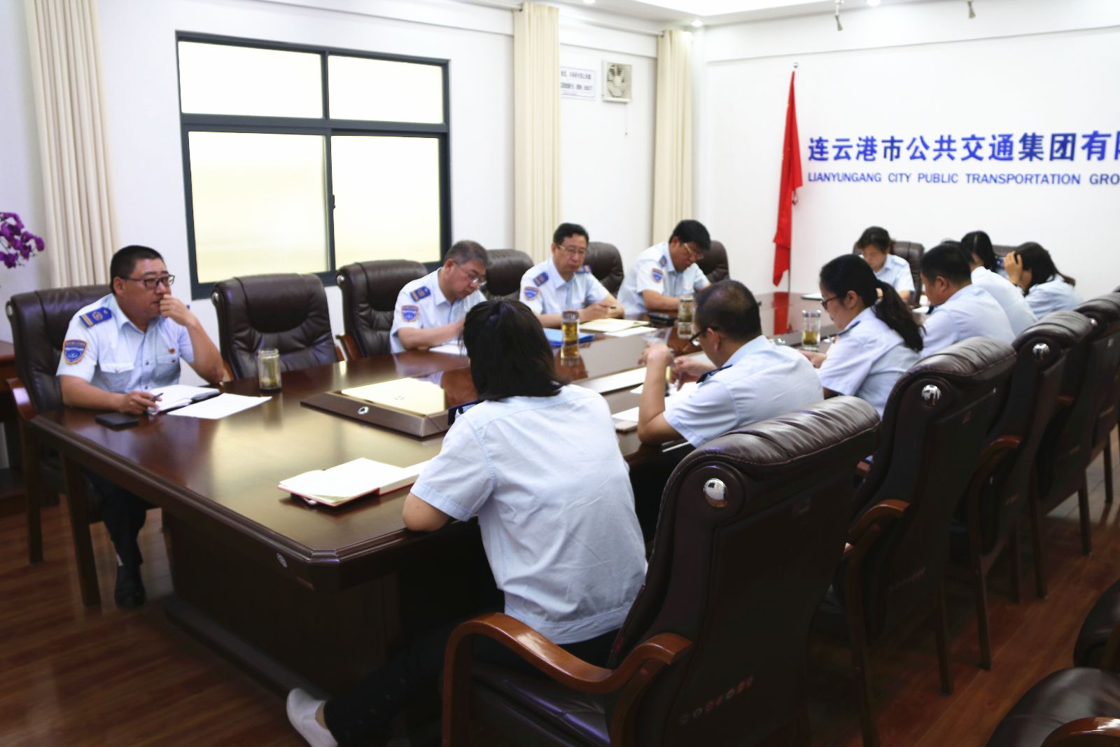抓關(guān)鍵、推進(jìn)程，公交集團(tuán)召開(kāi)機(jī)關(guān)部室辦公會(huì)