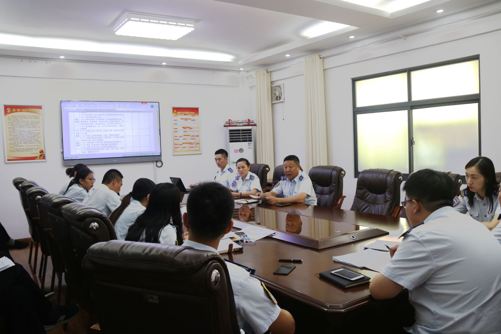 公交集團(tuán)召開城市公交設(shè)施建設(shè)專項(xiàng)資金績(jī)效評(píng)價(jià)專題會(huì)議